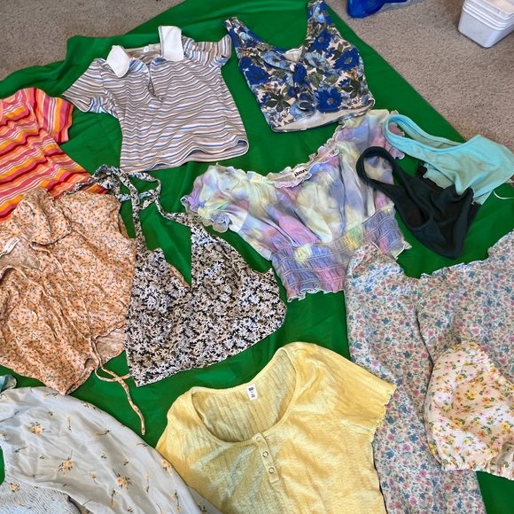 Women's Spring Top Lot - Picture 3 of 5